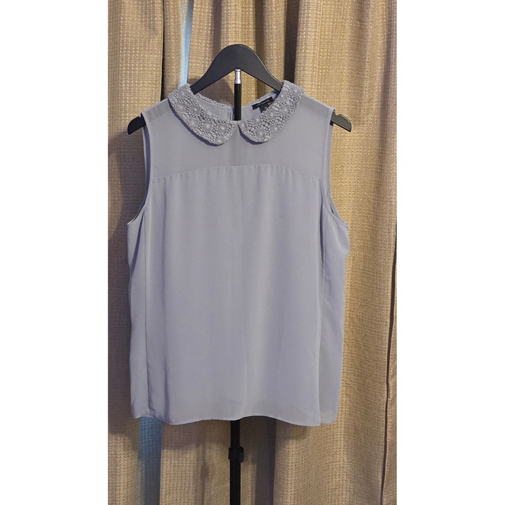 Ann Taylor Lace Neckline Sleeveless Blouse Women's Size Medium Gray